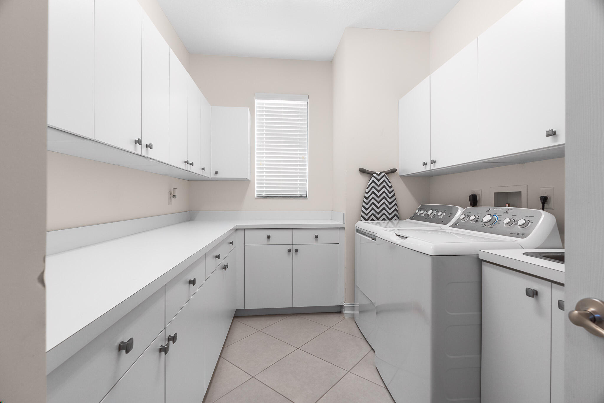 ATLANTIC COMMONS PL 5 - Residential