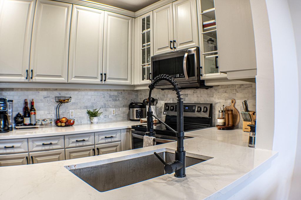 Photo of 1229 Via De Fossi, Boynton Beach, FL 33426 (MLS # R10961844)