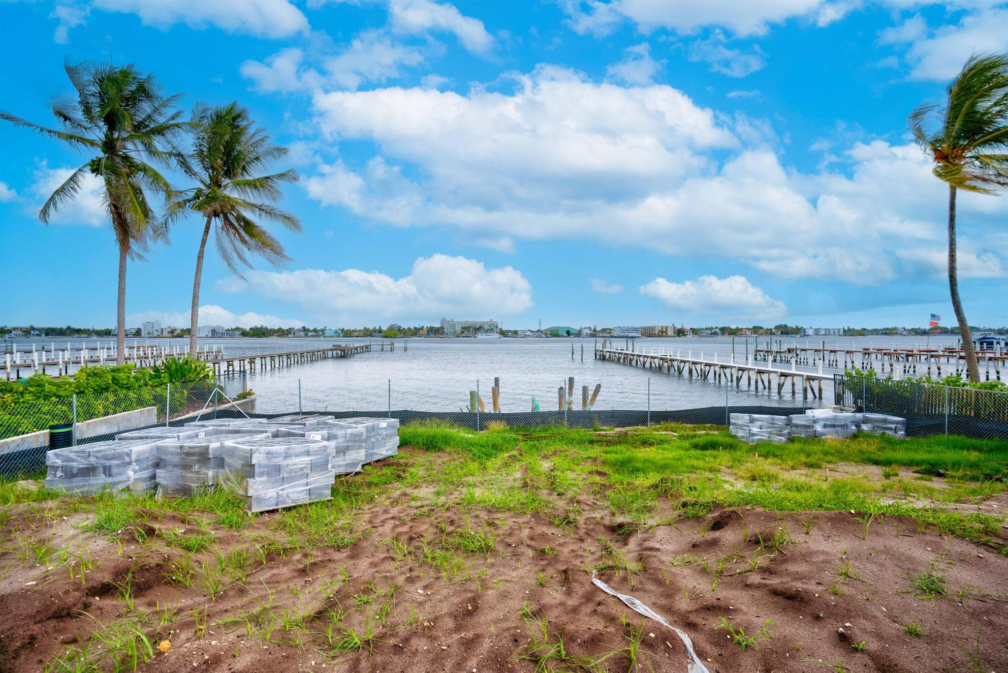 LAKE SHORES LANTANA - Land