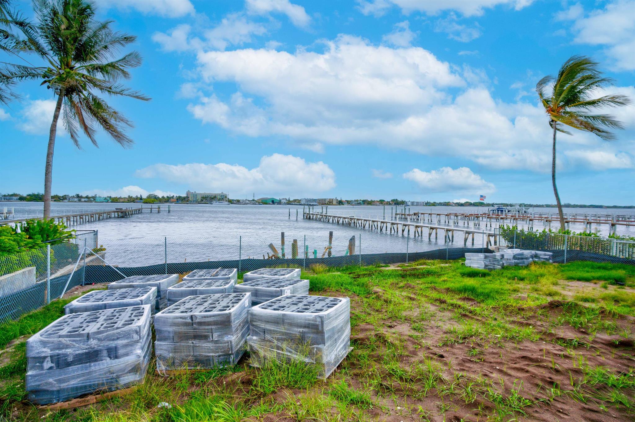 LAKE SHORES LANTANA - Land