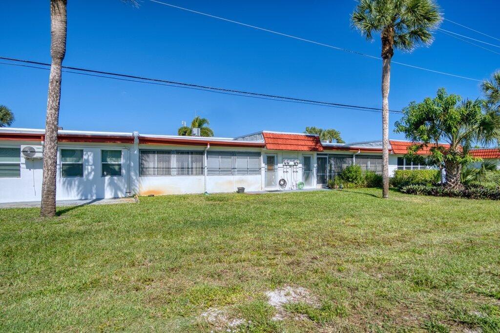 CRESTHAVEN TOWNHOMES COND - Residential