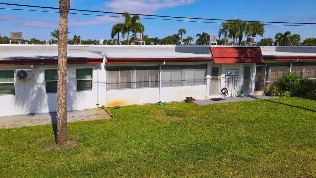 CRESTHAVEN TOWNHOMES COND - Residential