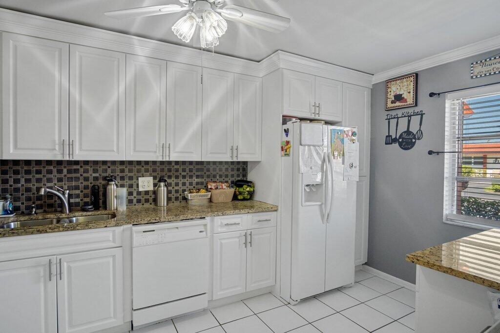 CRESTHAVEN TOWNHOMES COND - Residential