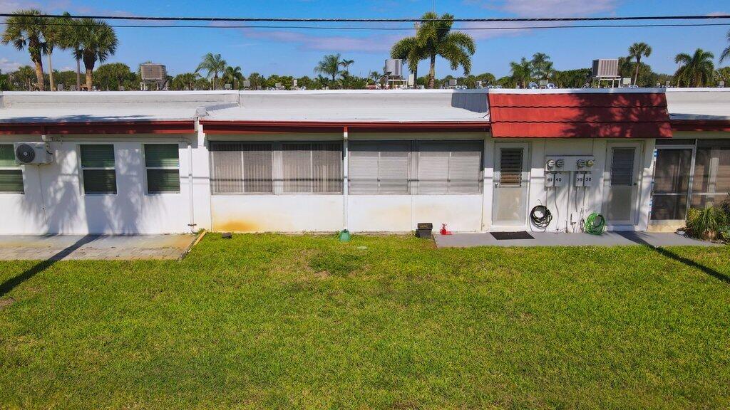 CRESTHAVEN TOWNHOMES COND - Residential