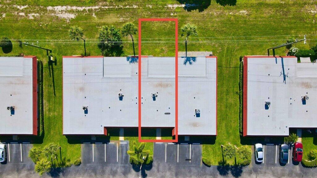 CRESTHAVEN TOWNHOMES COND - Residential