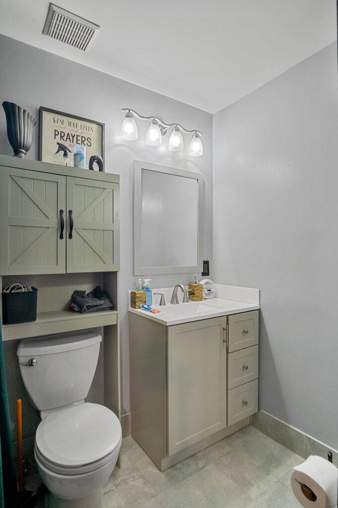 CRESTHAVEN TOWNHOMES COND - Residential