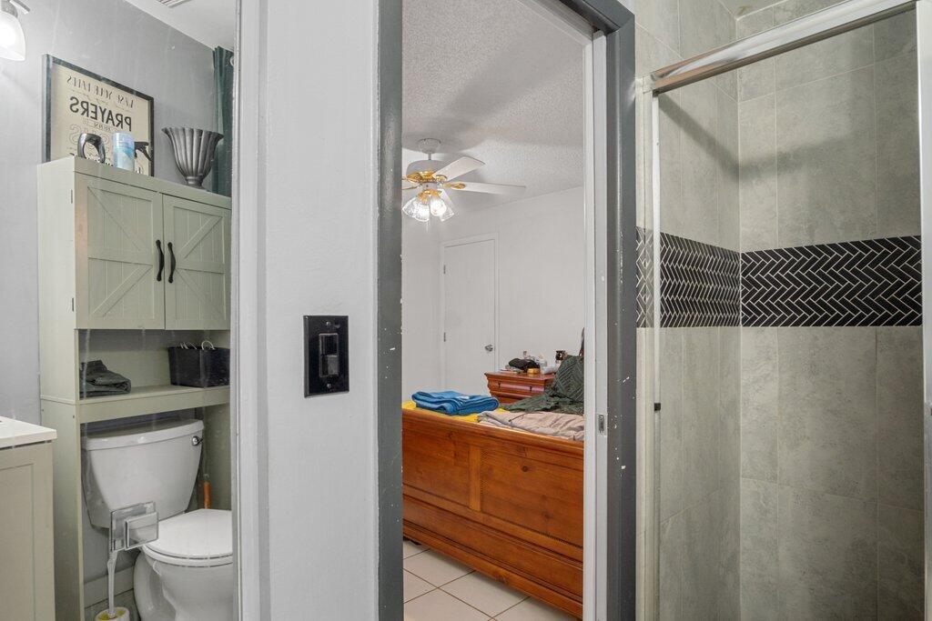 CRESTHAVEN TOWNHOMES COND - Residential