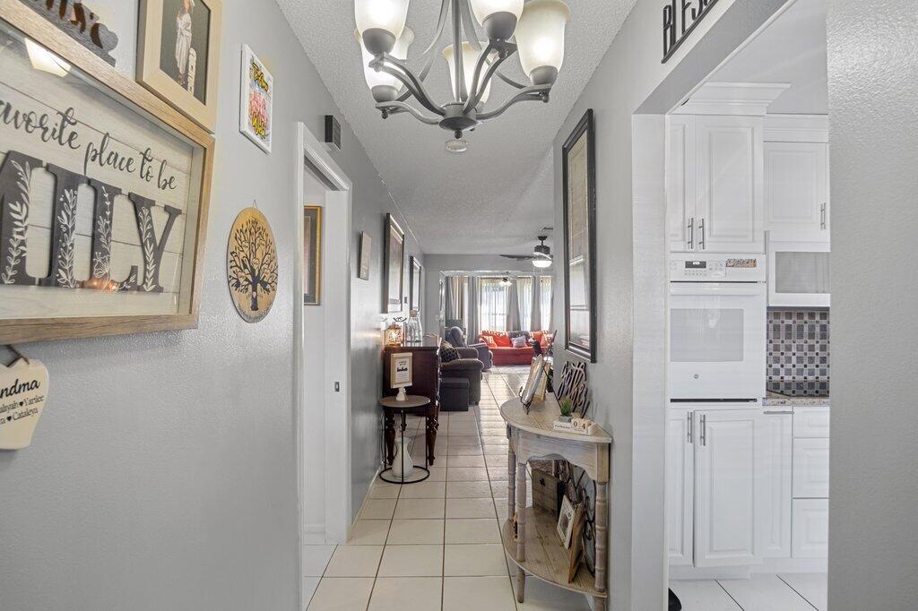 CRESTHAVEN TOWNHOMES COND - Residential