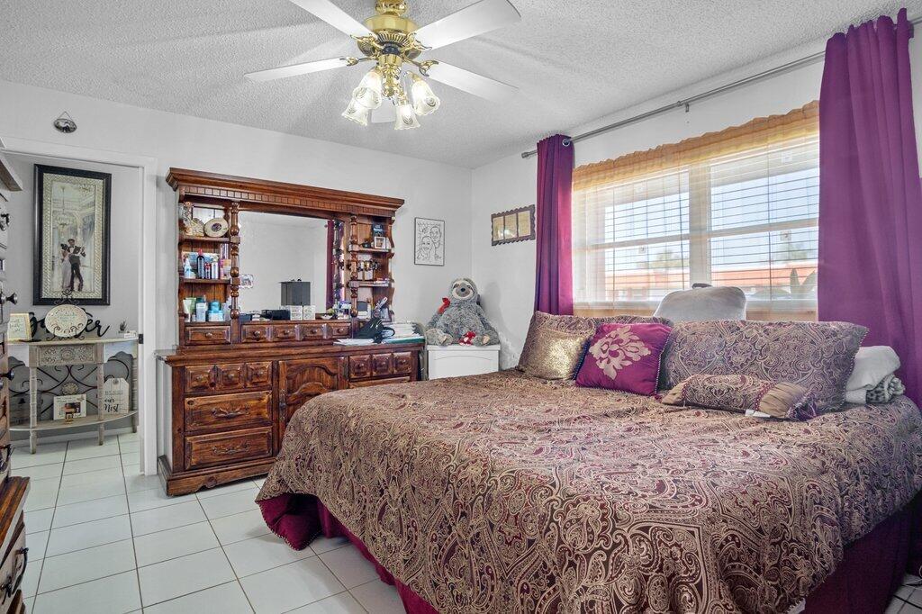 CRESTHAVEN TOWNHOMES COND SEC 4 - Residential