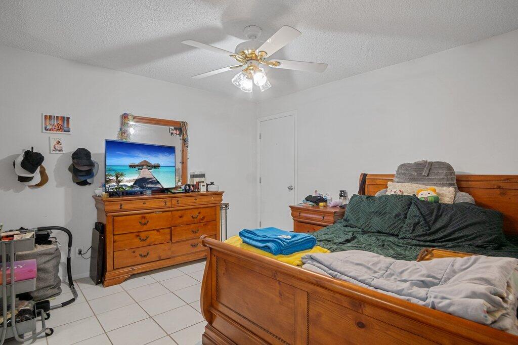 CRESTHAVEN TOWNHOMES COND SEC 4 - Residential