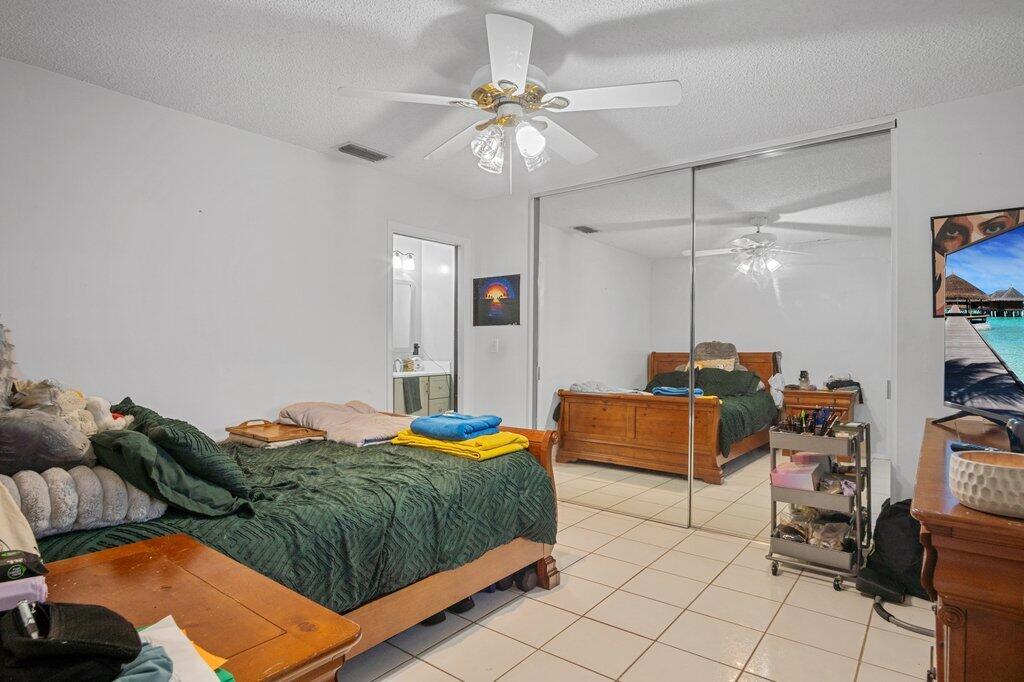 CRESTHAVEN TOWNHOMES COND SEC 4 - Residential