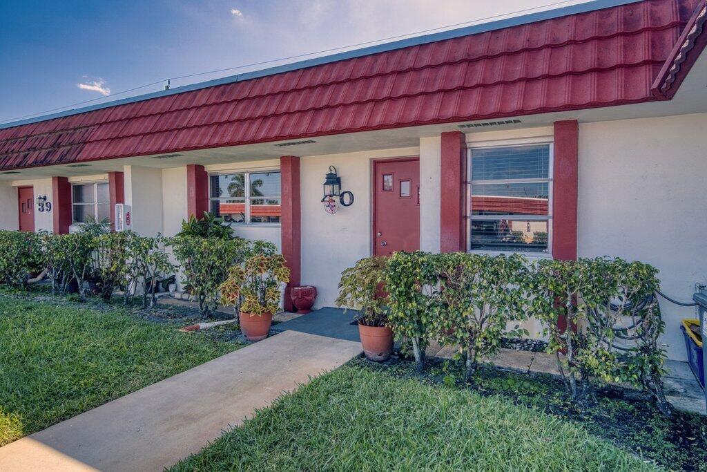 5800 Fernley Drive W 40