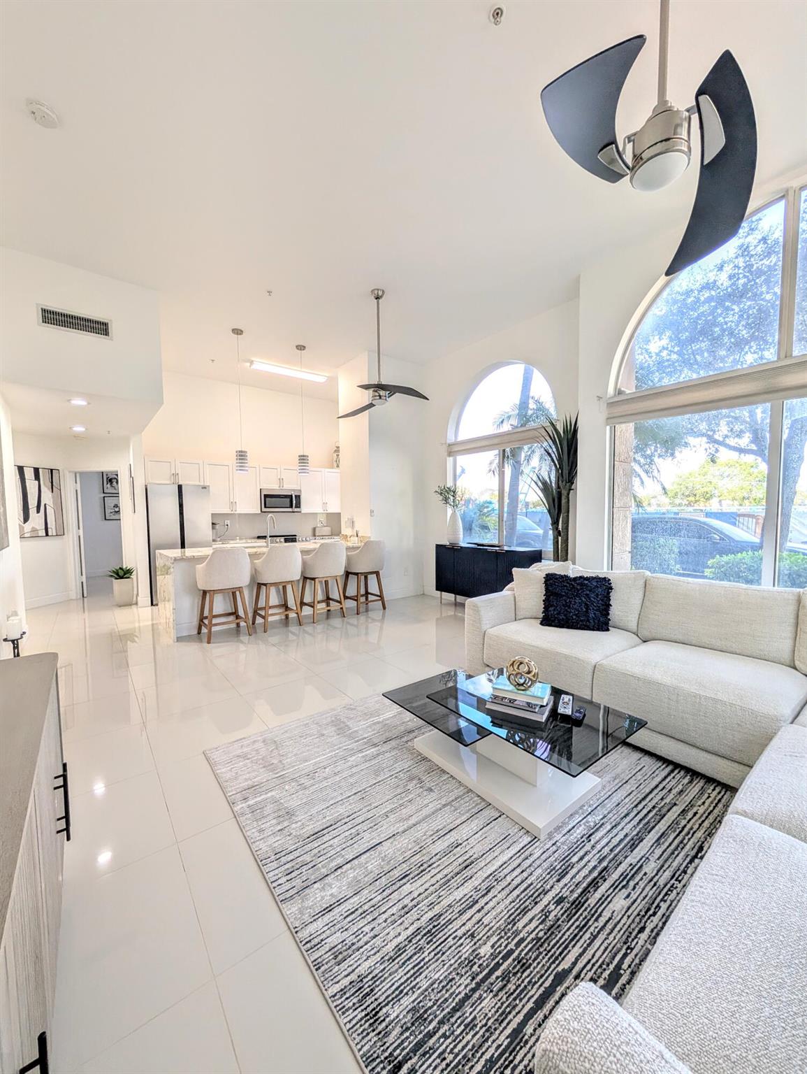 MONTECITO PALM BEACH COND - Residential
