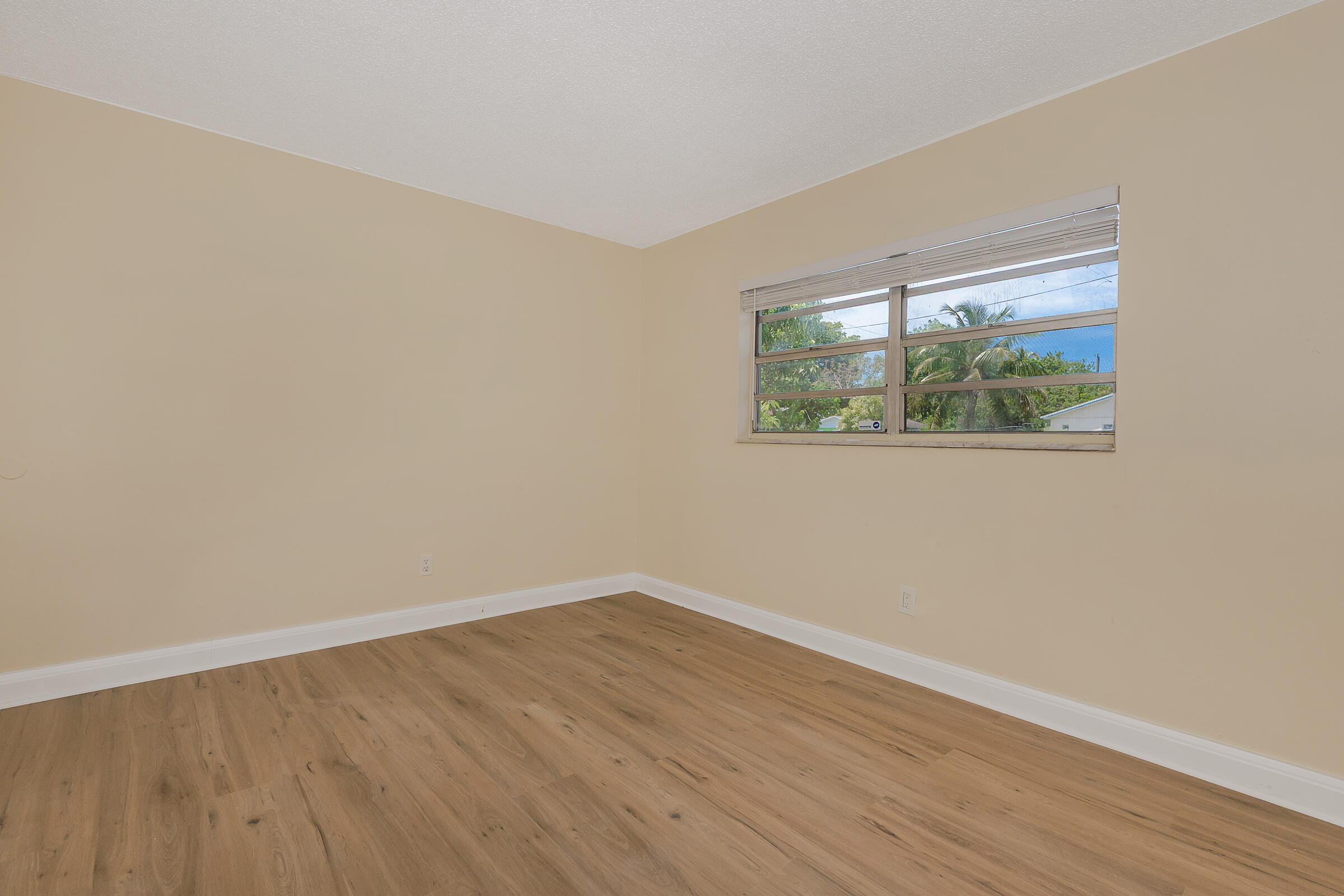 BROADVIEW COUNTRY CLUB - Residential
