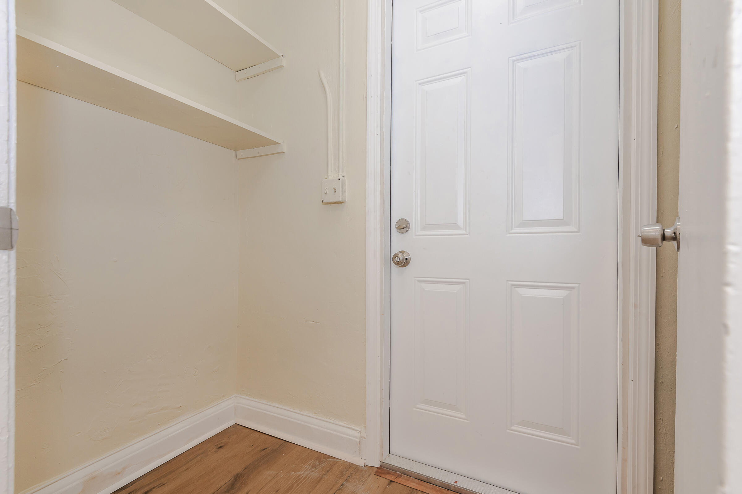 BROADVIEW COUNTRY CLUB - Residential