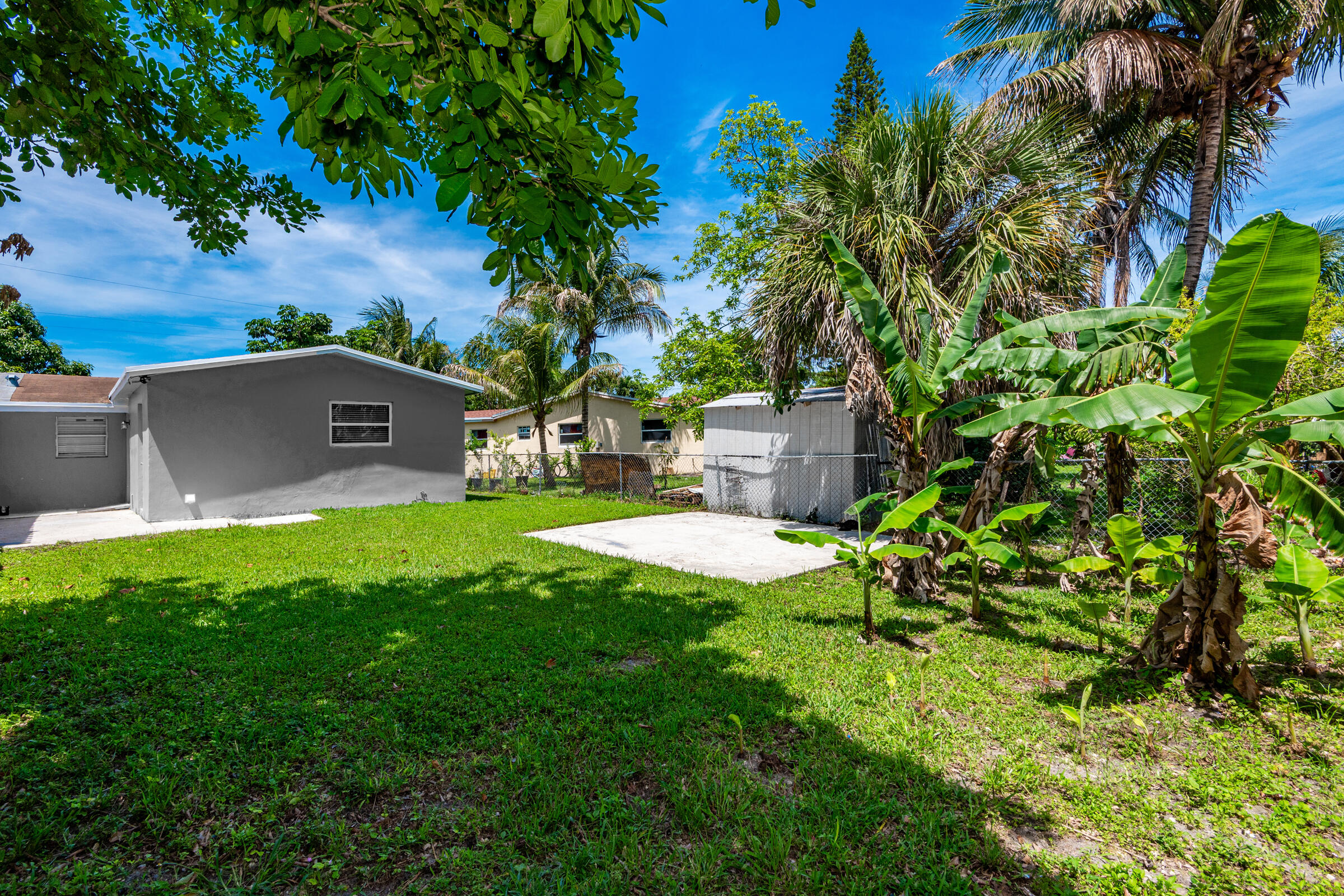 BROADVIEW COUNTRY CLUB - Residential