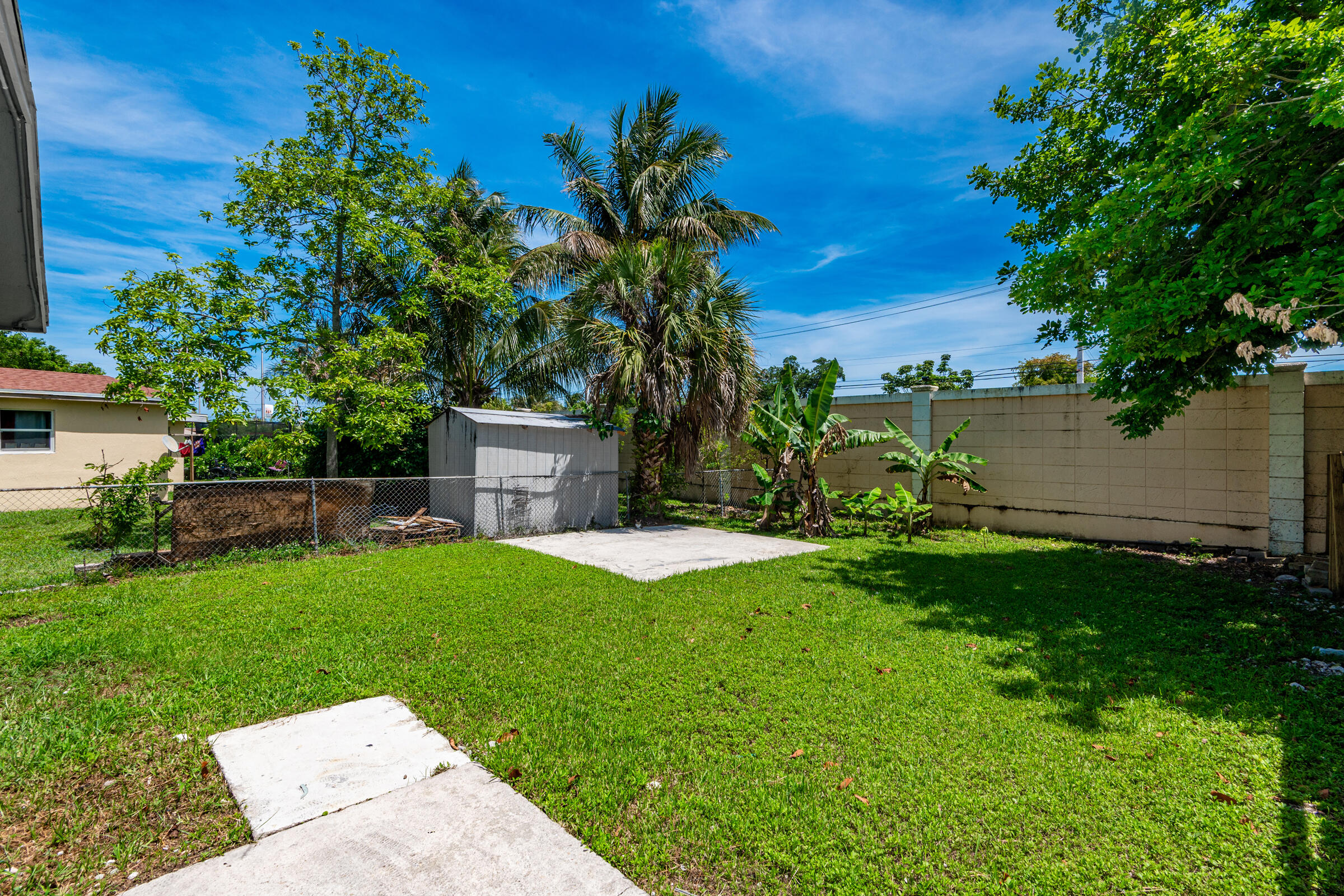 BROADVIEW COUNTRY CLUB - Residential