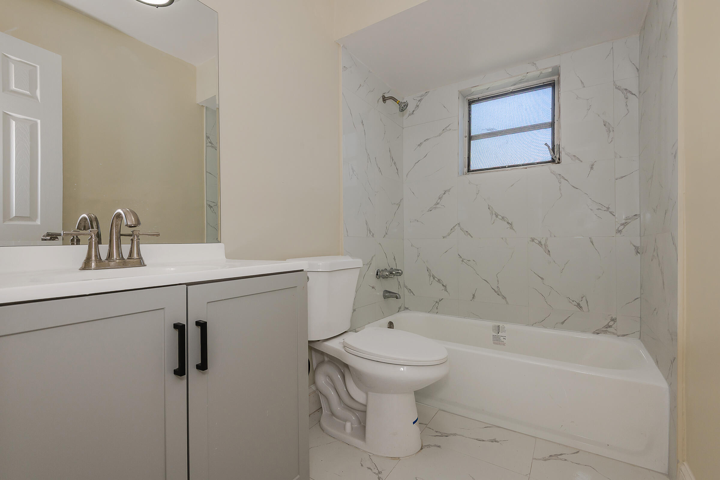 BROADVIEW COUNTRY CLUB - Residential