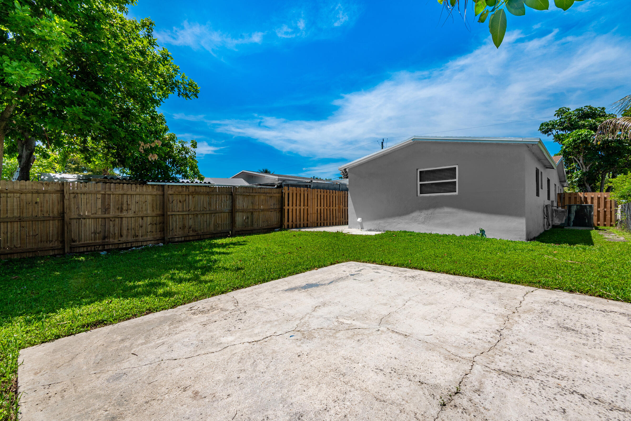 BROADVIEW COUNTRY CLUB - Residential