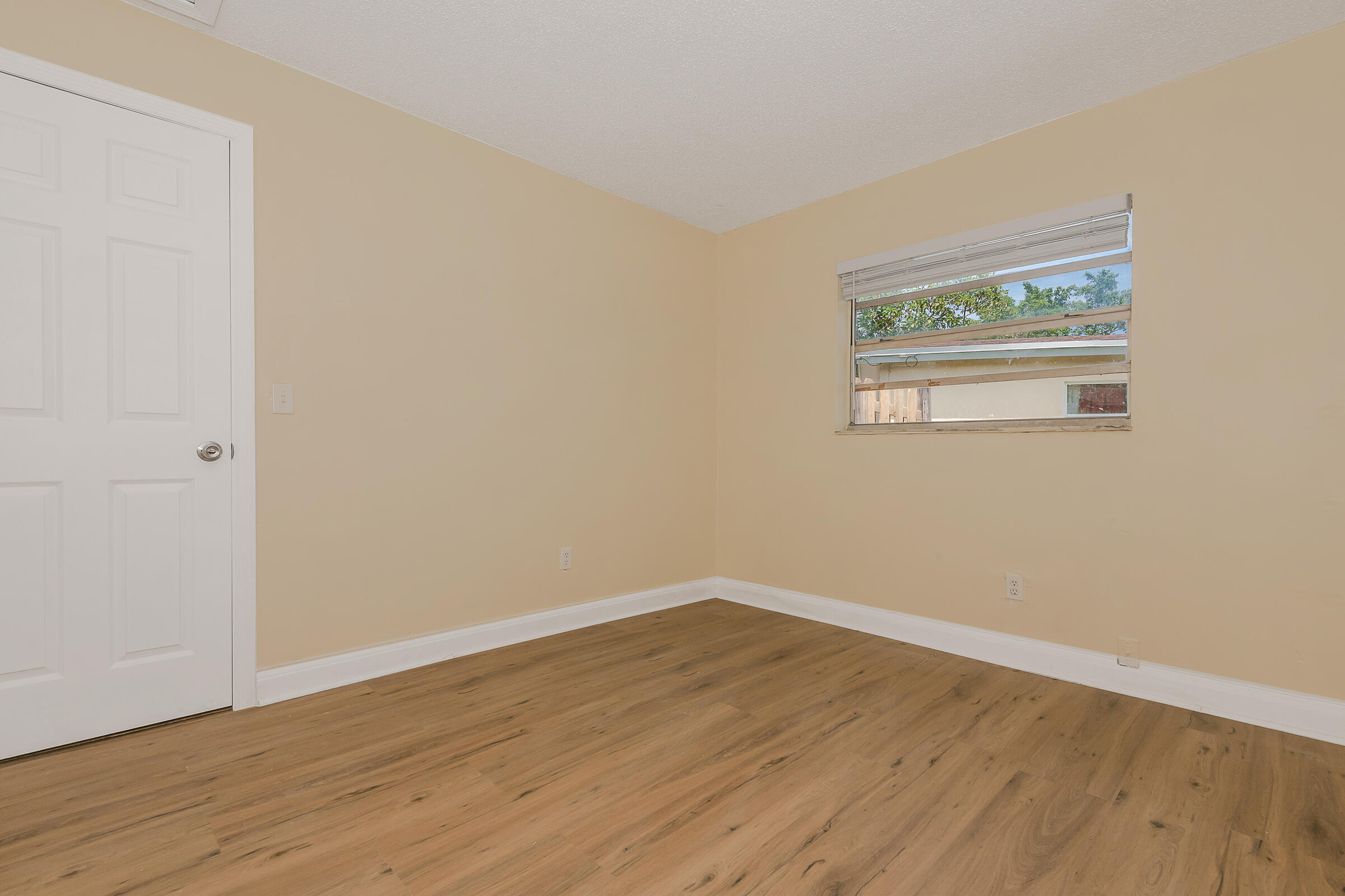 BROADVIEW COUNTRY CLUB - Residential