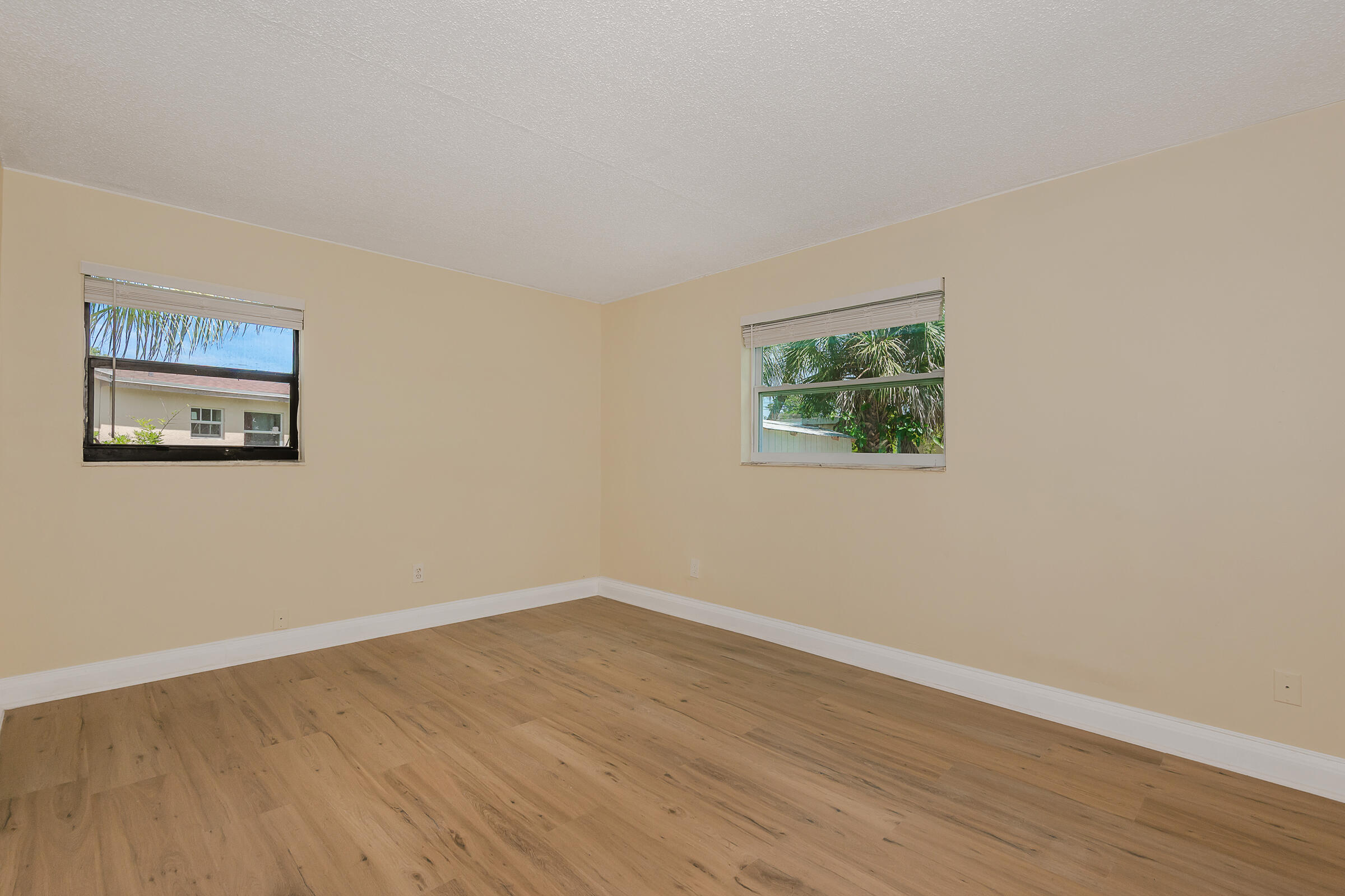 BROADVIEW COUNTRY CLUB - Residential