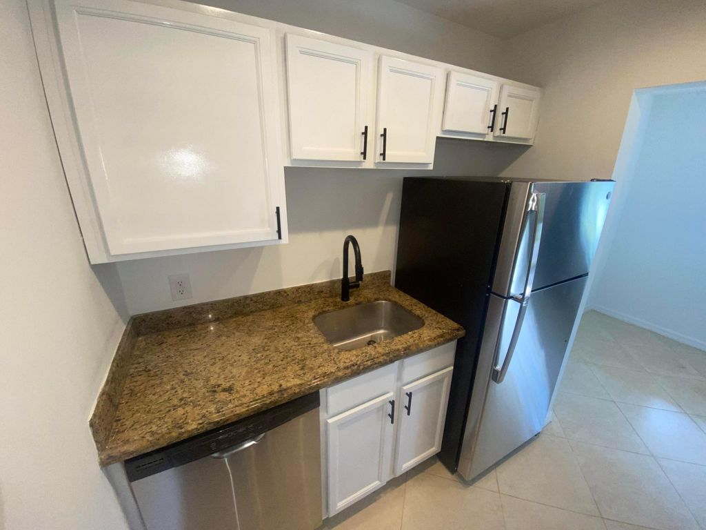 Photo of 1014 NE 9th Avenue #9, Delray Beach, FL 33483 (MLS # R11011133)