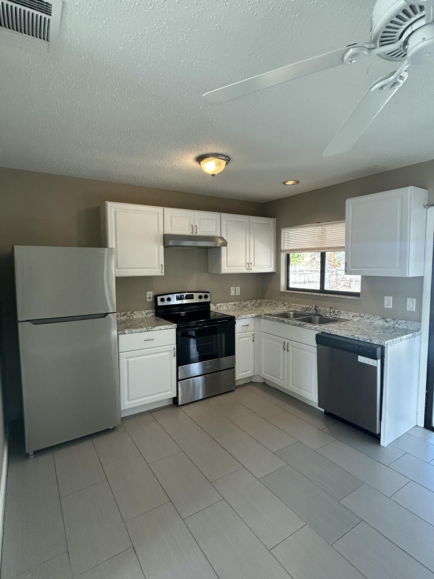 PORT ST LUCIE SECTION 13 - Residential Lease