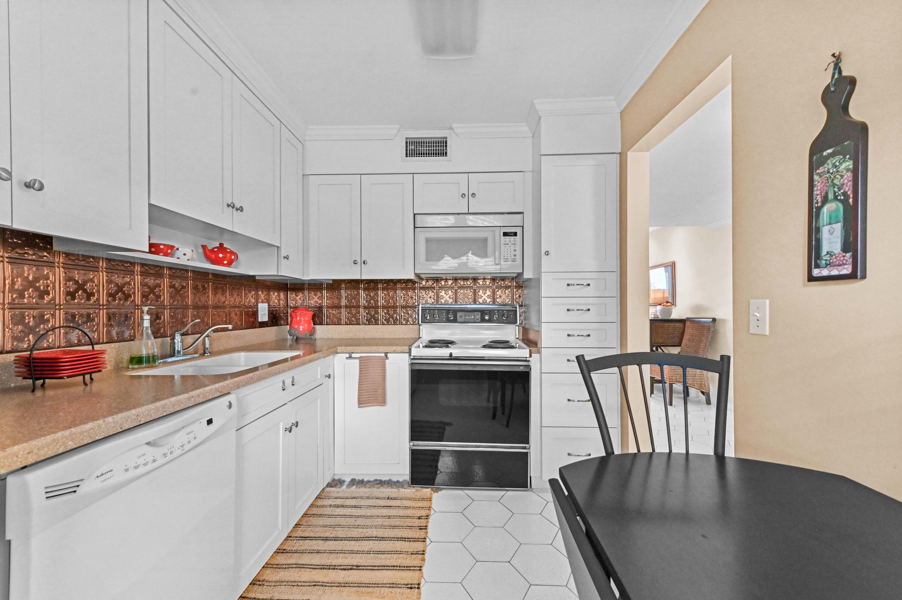 FOUNTAINS OF PALM BEACH CONDO - Residential