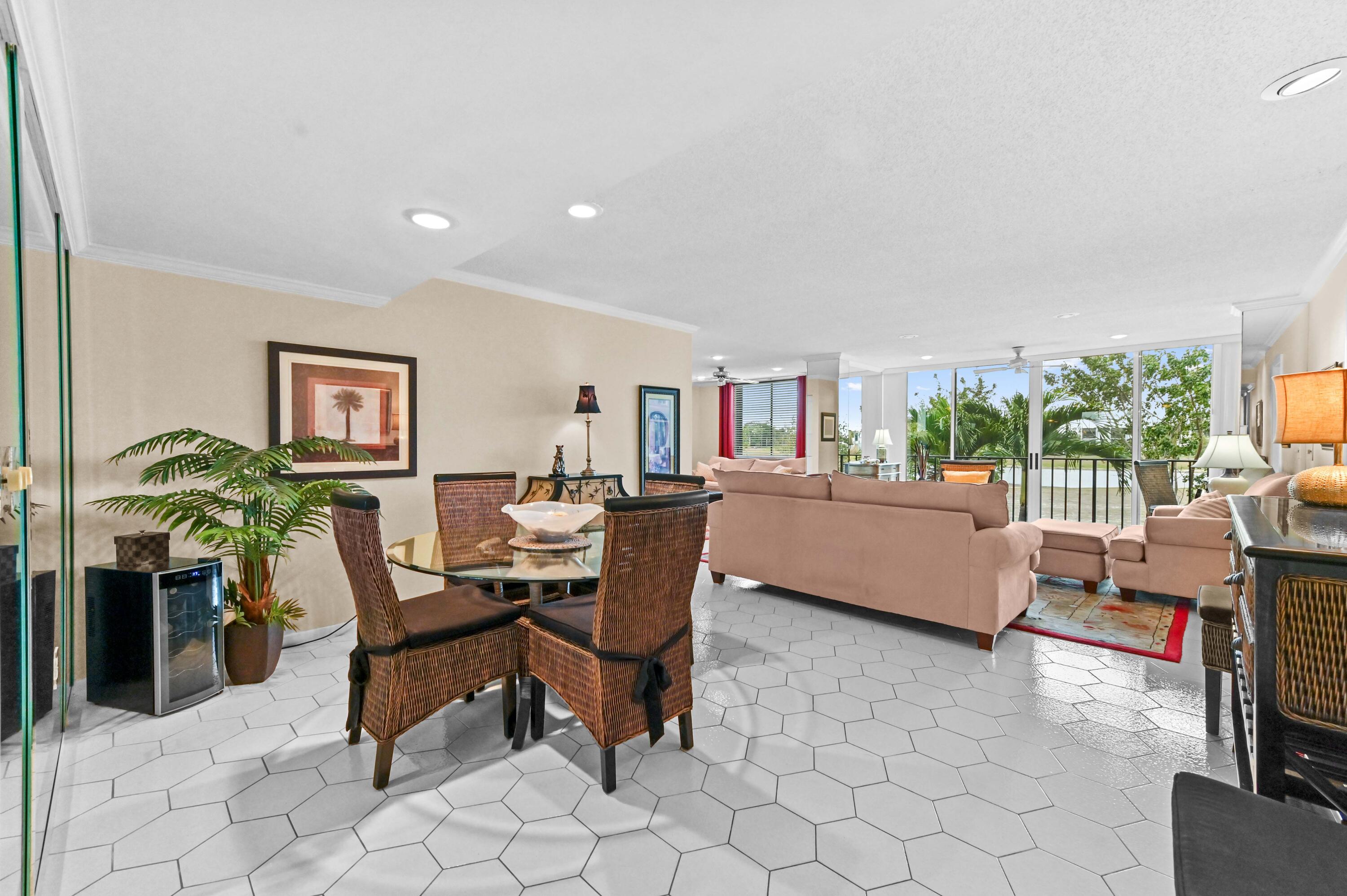 FOUNTAINS OF PALM BEACH CONDO - Residential