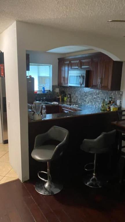 6074 Forest Hill Boulevard 208