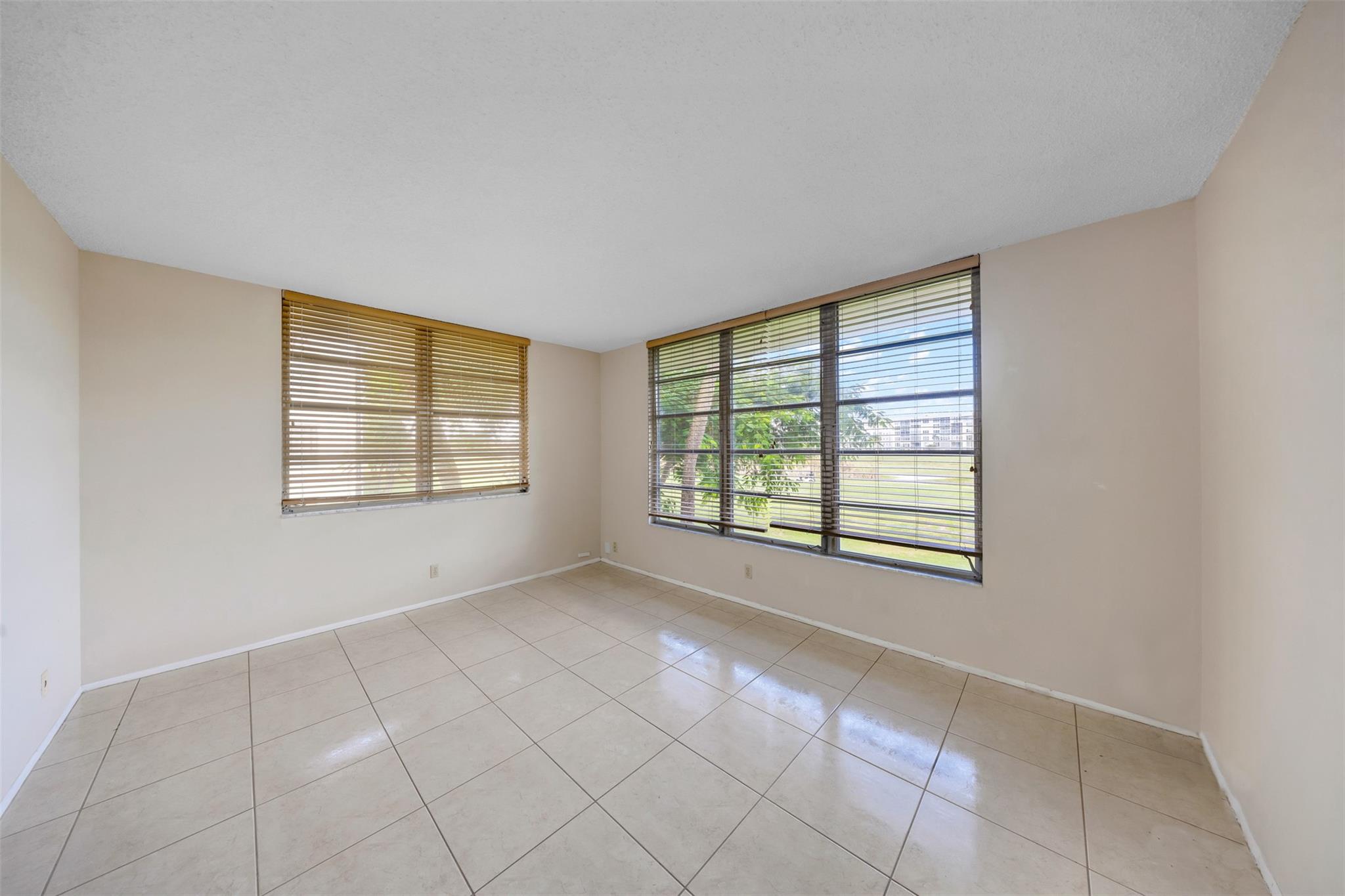 PALM AIRE CC - Residential
