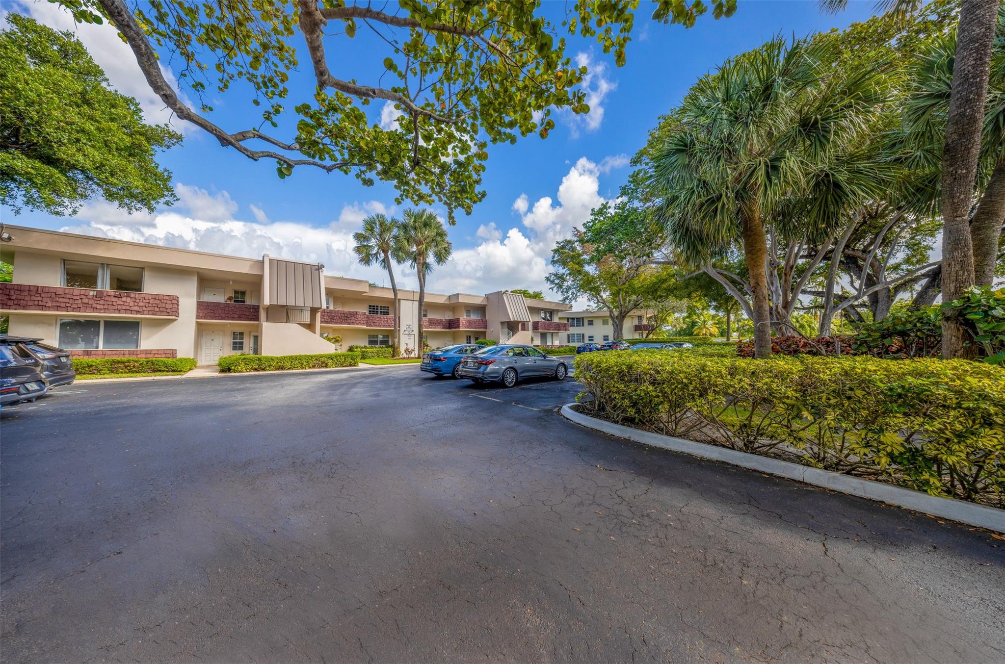 PALM AIRE CC - Residential