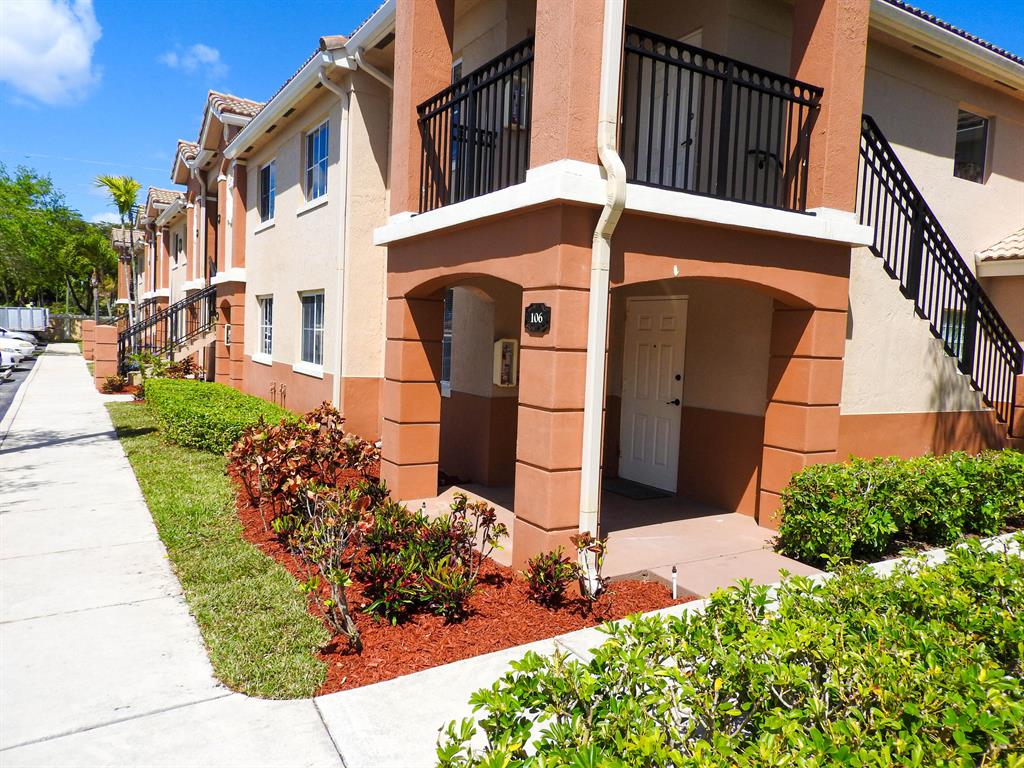 COVE AT BRIAR BAY CONDO - Residential