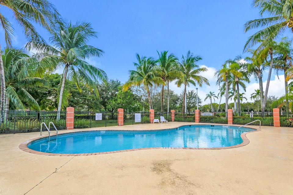 COVE AT BRIAR BAY CONDO - Residential