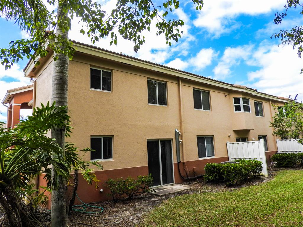 COVE AT BRIAR BAY CONDO - Residential