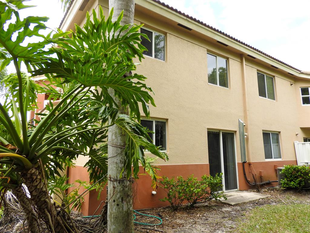 COVE AT BRIAR BAY CONDO - Residential