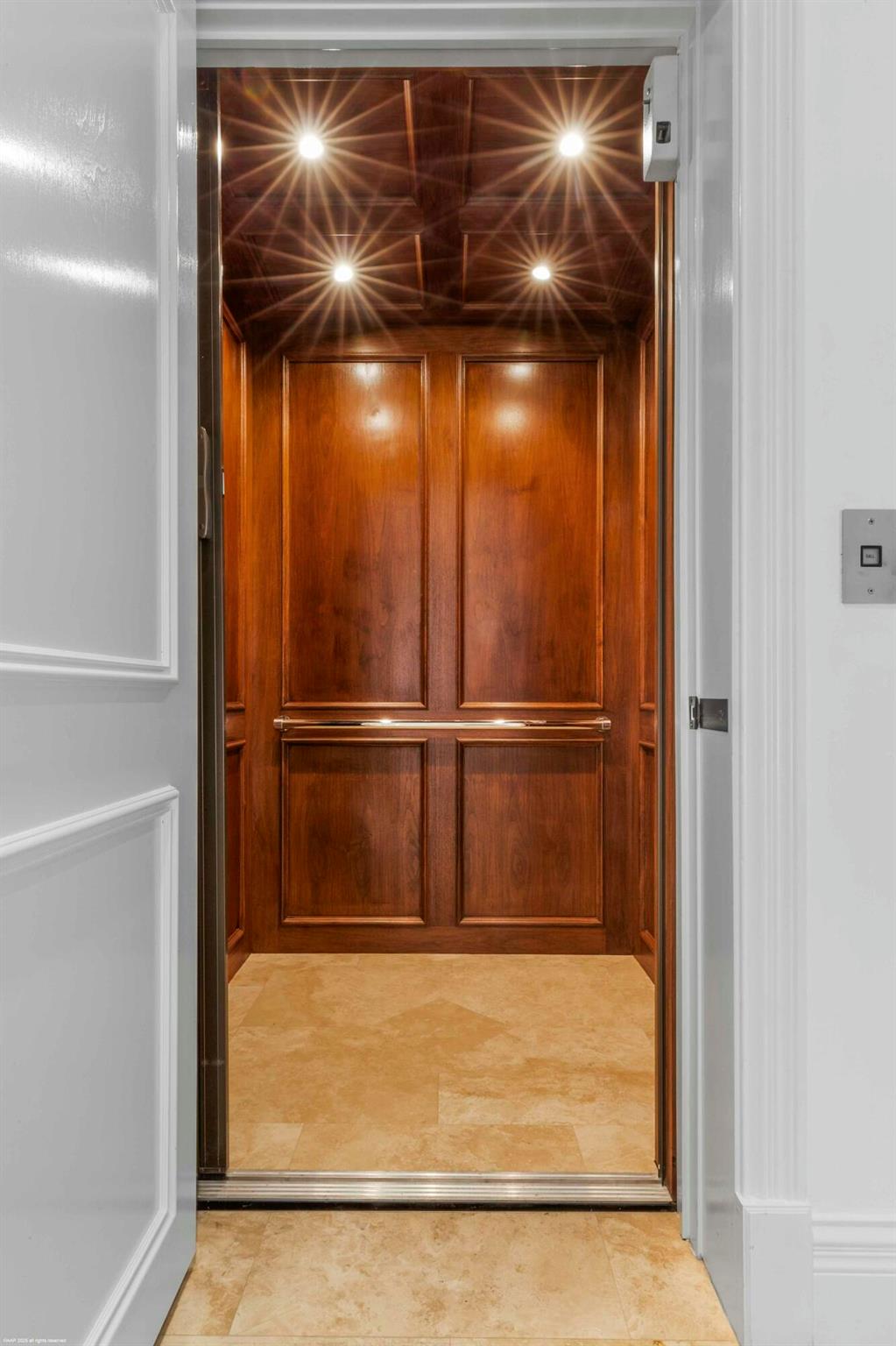 KENSINGTON - Residential