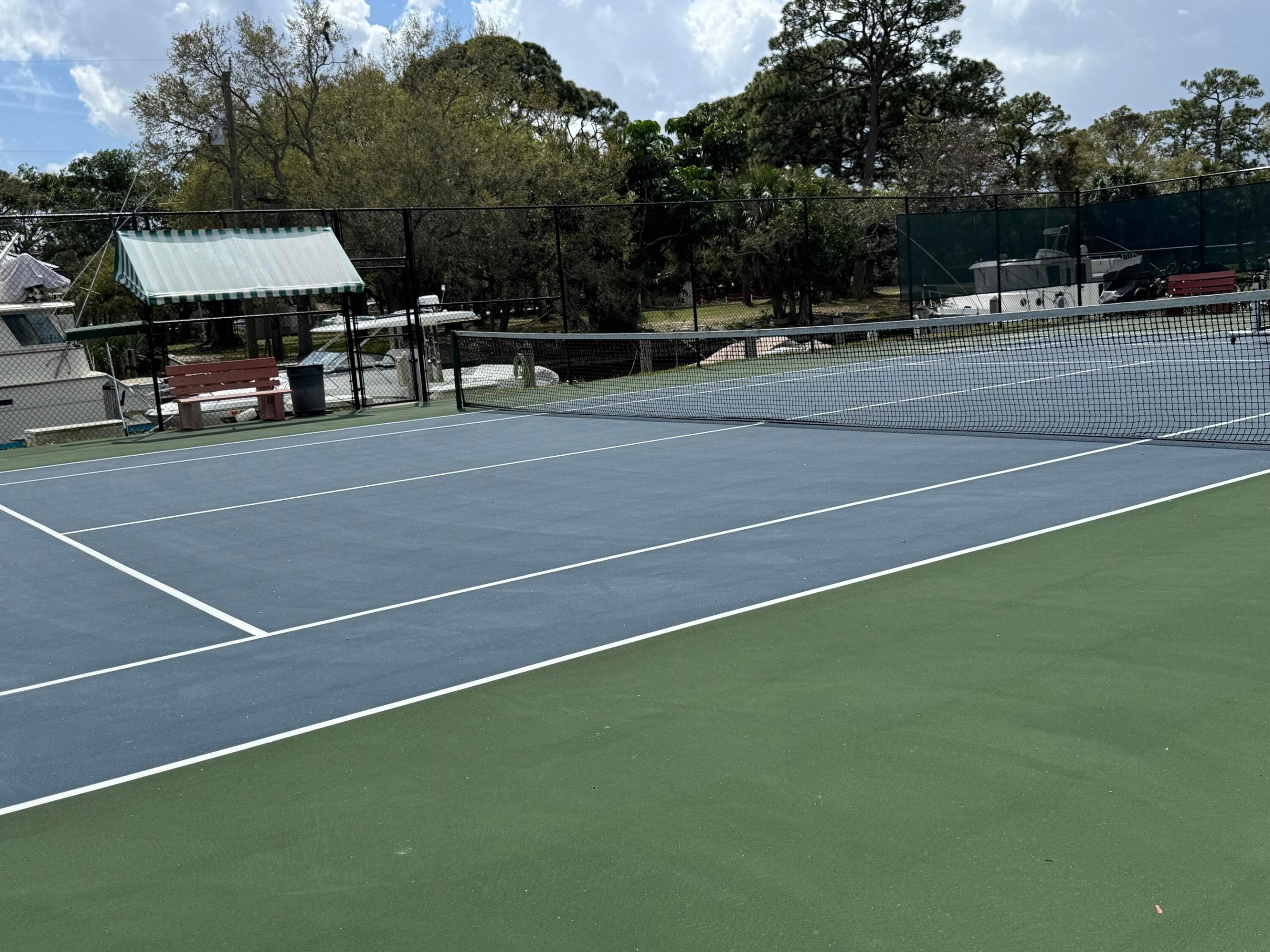 RIVER REACH CONDOMINIUM IV - Residential