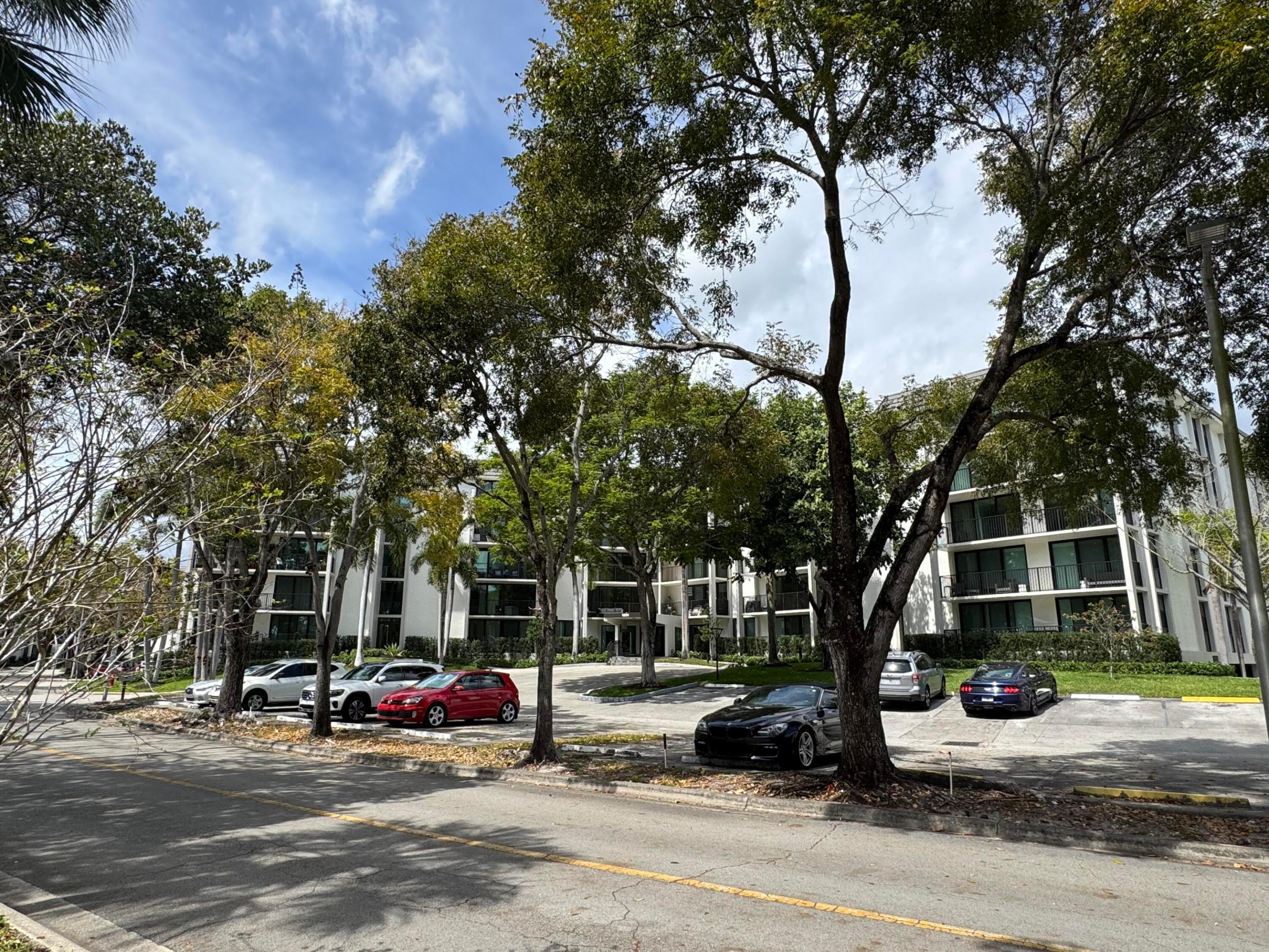 RIVER REACH CONDOMINIUM IV - Residential