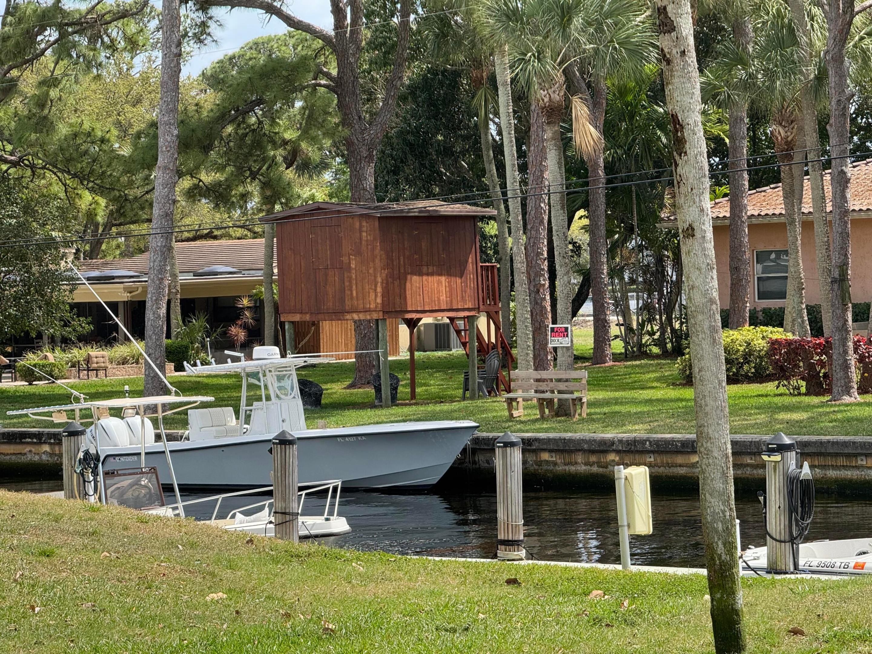 RIVER REACH CONDOMINIUM IV - Residential