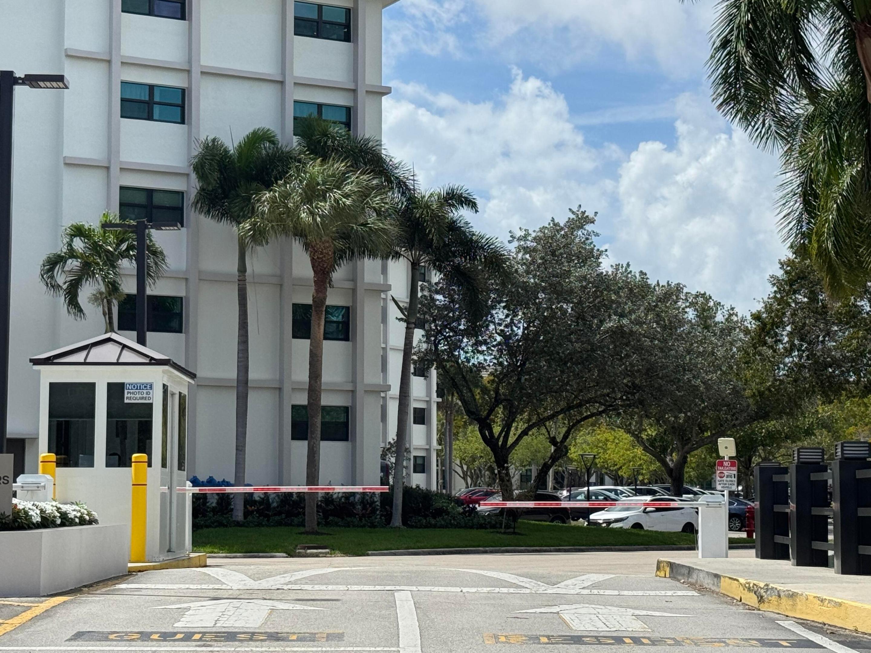 RIVER REACH CONDOMINIUM IV - Residential