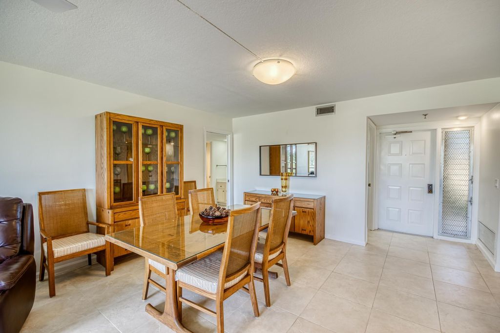 Photo of 5350 Woodland Lakes Drive #109, Palm Beach Gardens, FL 33418 (MLS # R11081035)