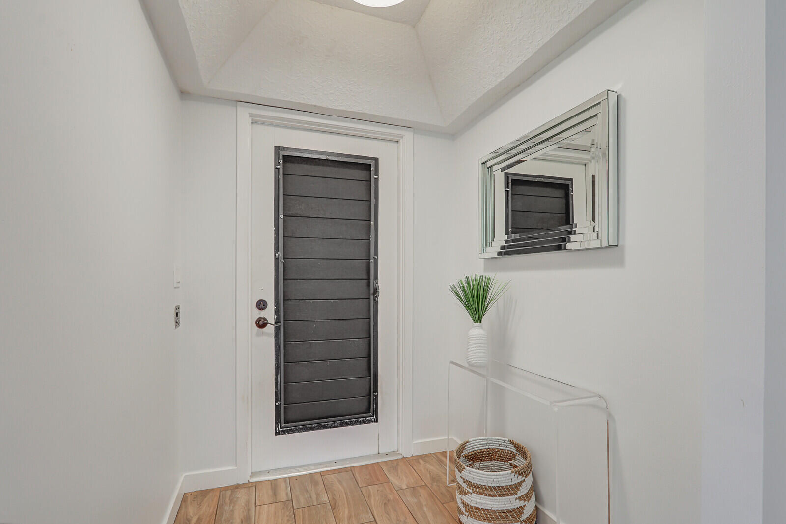 GOLF VILLAS CONDO - Residential Lease