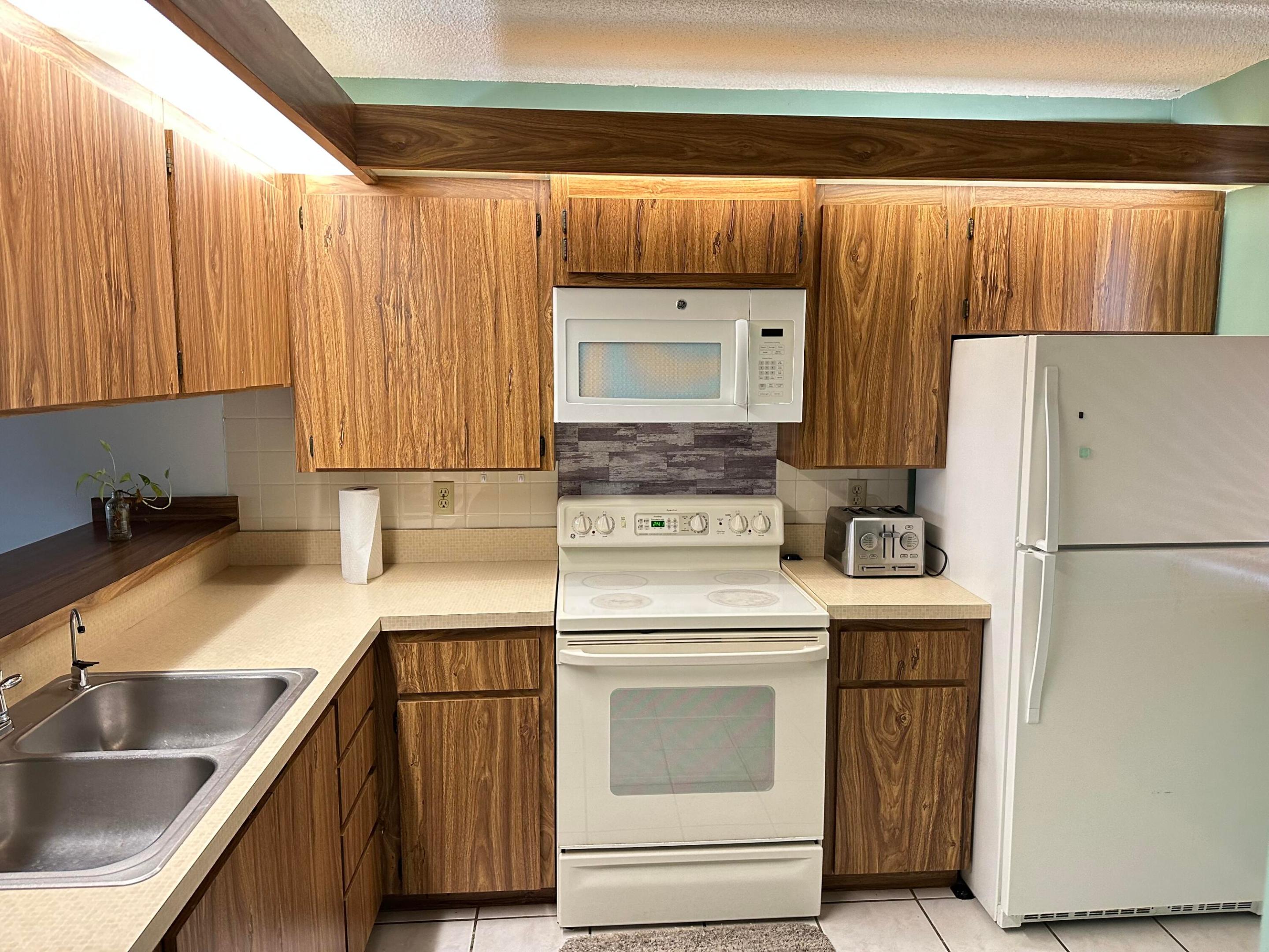 WHITEHALL VILLAGE - Residential Lease