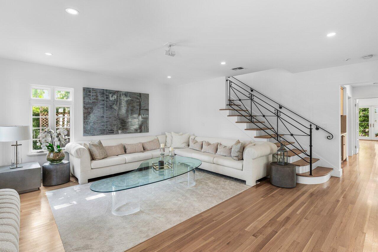 306 Cordova Road