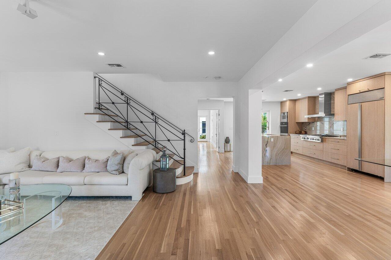 306 Cordova Road