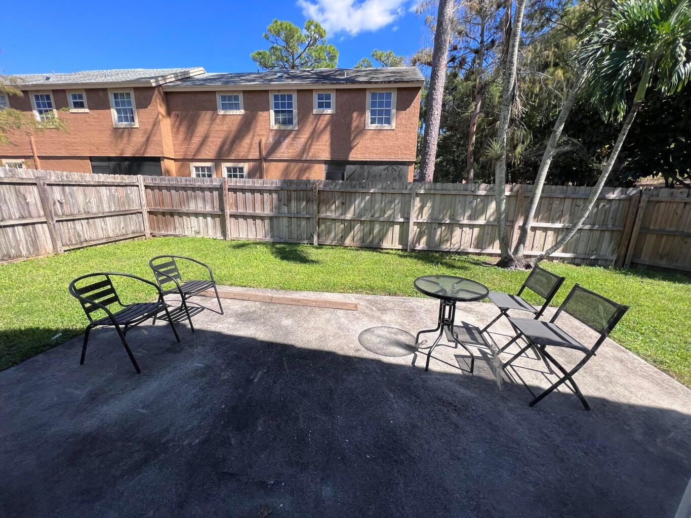 1598 Hawthorne Place