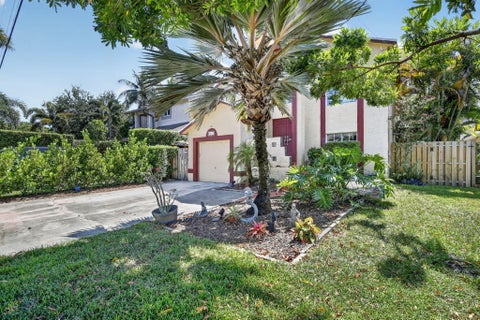 Tiny photo for 1447 SW 6th Avenue, Fort Lauderdale, FL 33315 (MLS # B26048798)