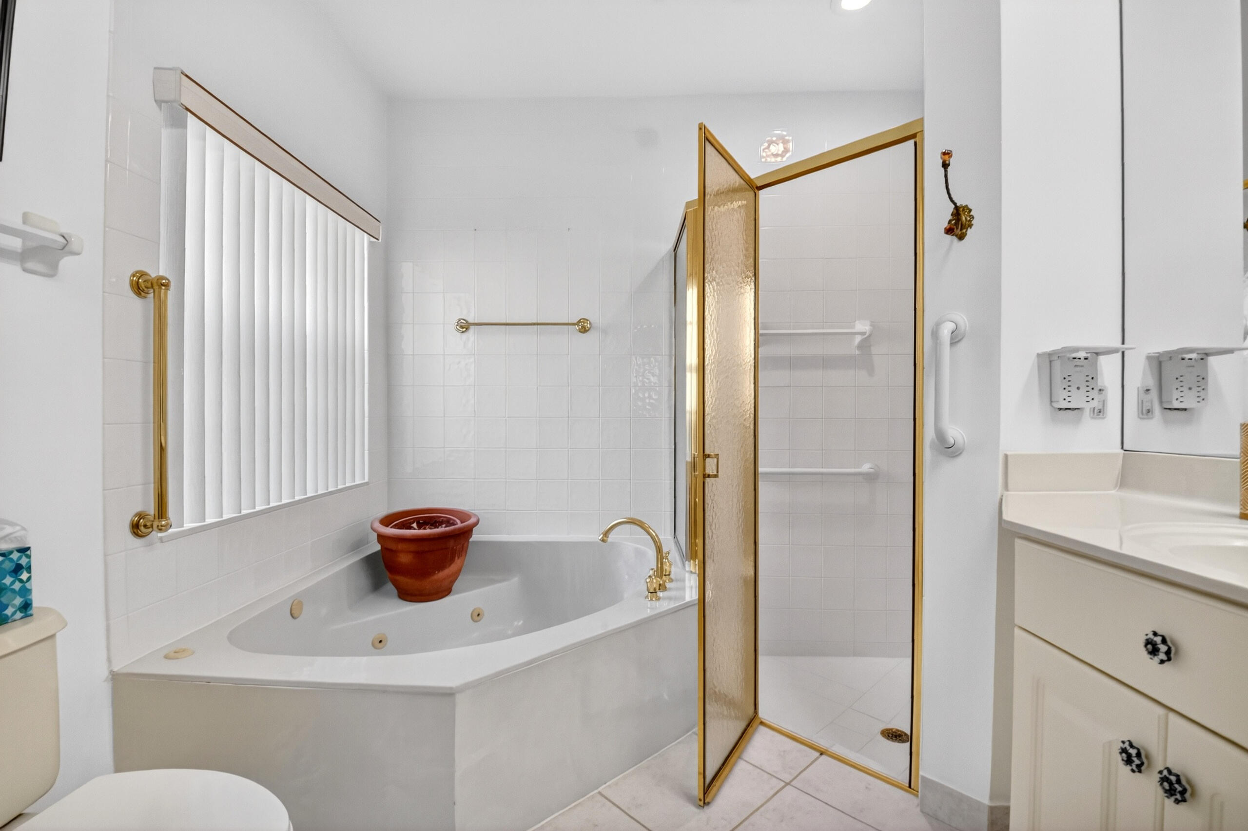 FLORAL LAKES PH 3 AND 4 - Residential