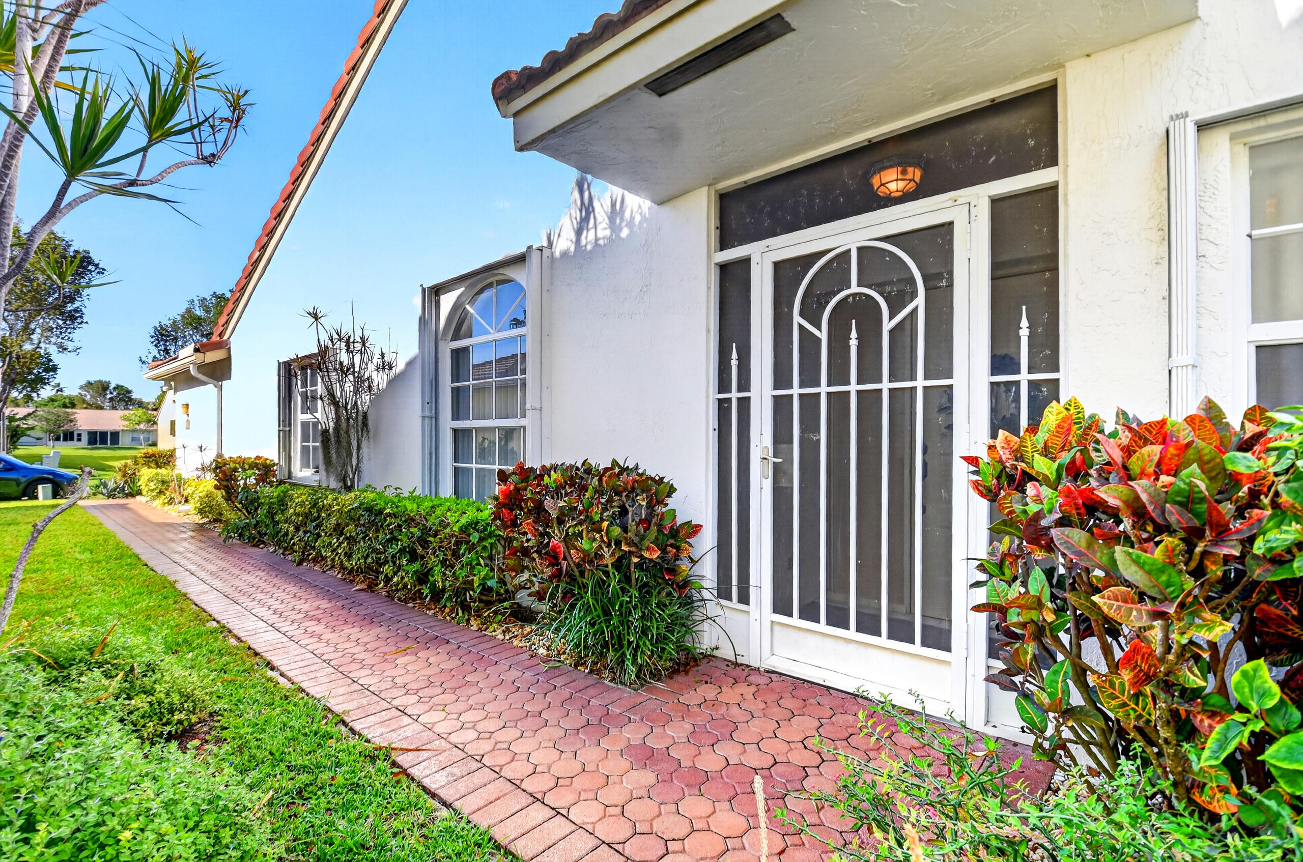 6100 Caladium Road